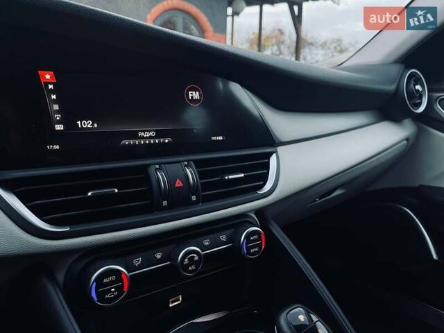 Синій Альфа Ромео Джулія, об'ємом двигуна 2 л та пробігом 122 тис. км за 16999 $, фото 17 на Automoto.ua