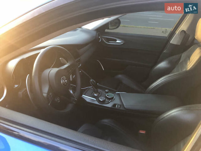 Синий Альфа Ромео Джулия, объемом двигателя 2 л и пробегом 112 тыс. км за 17999 $, фото 11 на Automoto.ua