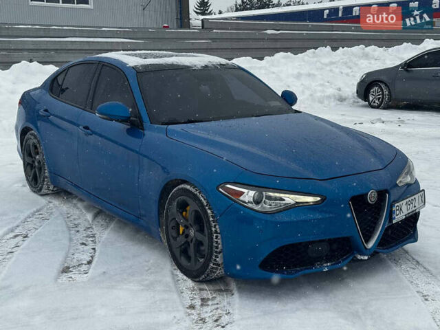 Синій Альфа Ромео Джулія, об'ємом двигуна 2 л та пробігом 128 тис. км за 20999 $, фото 2 на Automoto.ua
