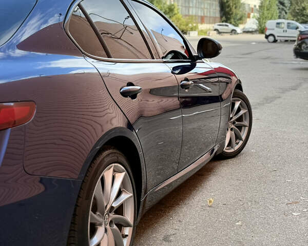 Синій Альфа Ромео Джулія, об'ємом двигуна 2 л та пробігом 98 тис. км за 15500 $, фото 15 на Automoto.ua