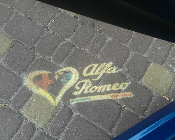 Синий Альфа Ромео Джулия, объемом двигателя 2 л и пробегом 117 тыс. км за 22500 $, фото 19 на Automoto.ua