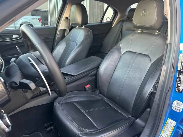 Синій Альфа Ромео Джулія, об'ємом двигуна 2 л та пробігом 34 тис. км за 5000 $, фото 9 на Automoto.ua