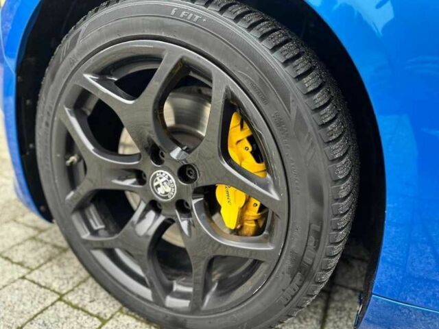 Синий Альфа Ромео Джулия, объемом двигателя 2 л и пробегом 65 тыс. км за 12300 $, фото 8 на Automoto.ua