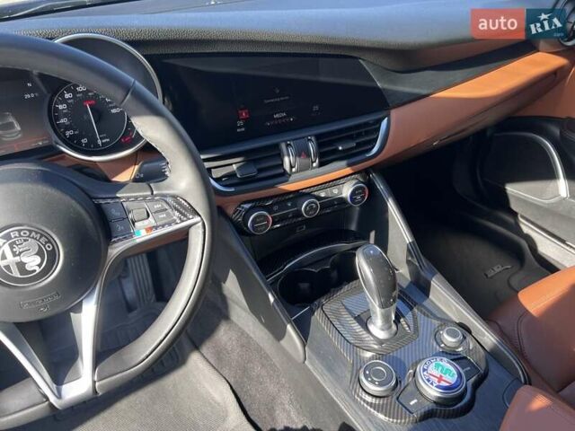 Синій Альфа Ромео Джулія, об'ємом двигуна 2 л та пробігом 186 тис. км за 16890 $, фото 21 на Automoto.ua