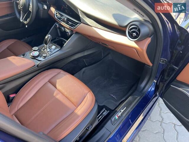 Синій Альфа Ромео Джулія, об'ємом двигуна 2 л та пробігом 186 тис. км за 16890 $, фото 30 на Automoto.ua