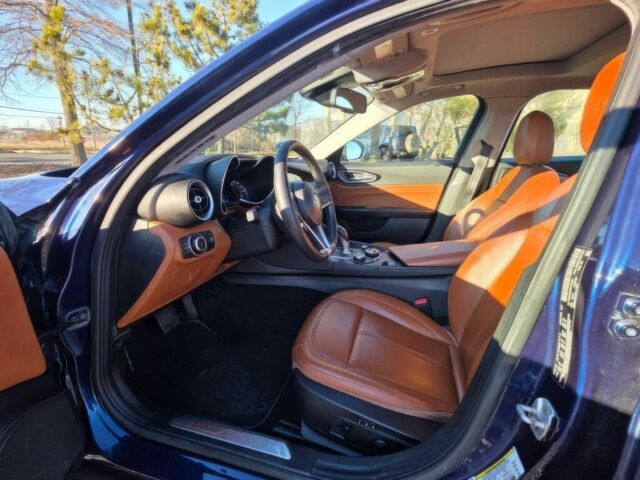 Синій Альфа Ромео Джулія, об'ємом двигуна 2 л та пробігом 33 тис. км за 5000 $, фото 9 на Automoto.ua