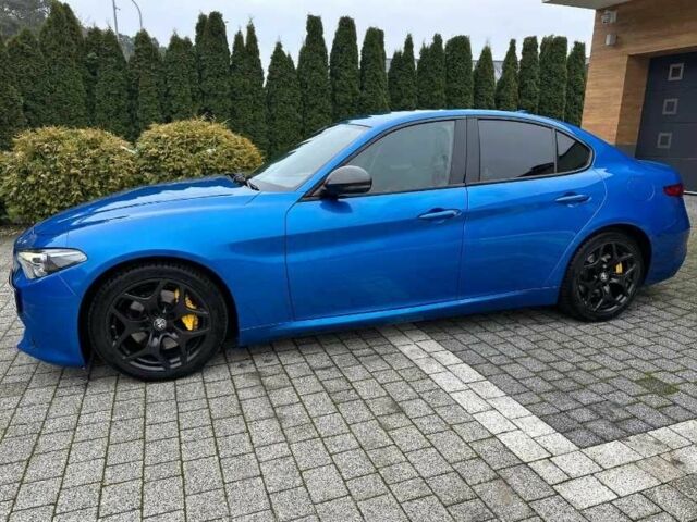 Синий Альфа Ромео Джулия, объемом двигателя 2 л и пробегом 65 тыс. км за 12300 $, фото 3 на Automoto.ua