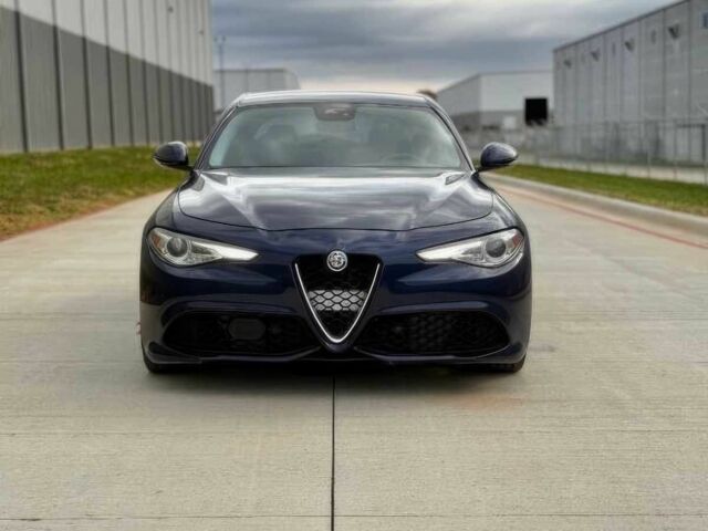 Синий Альфа Ромео Джулия, объемом двигателя 2 л и пробегом 32 тыс. км за 14000 $, фото 1 на Automoto.ua