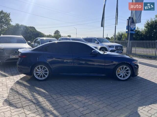 Синій Альфа Ромео Джулія, об'ємом двигуна 2 л та пробігом 186 тис. км за 16890 $, фото 1 на Automoto.ua