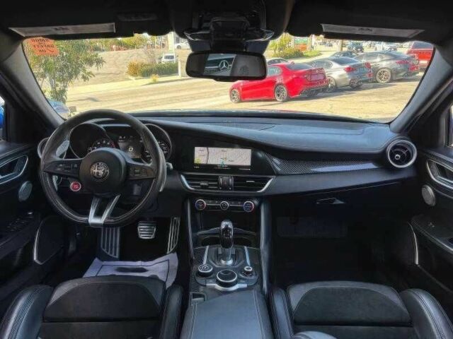 Синий Альфа Ромео Джулия, объемом двигателя 2.9 л и пробегом 78 тыс. км за 4500 $, фото 8 на Automoto.ua