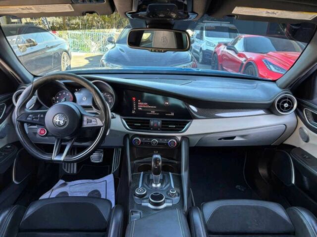 Синий Альфа Ромео Джулия, объемом двигателя 2.9 л и пробегом 38 тыс. км за 5000 $, фото 6 на Automoto.ua