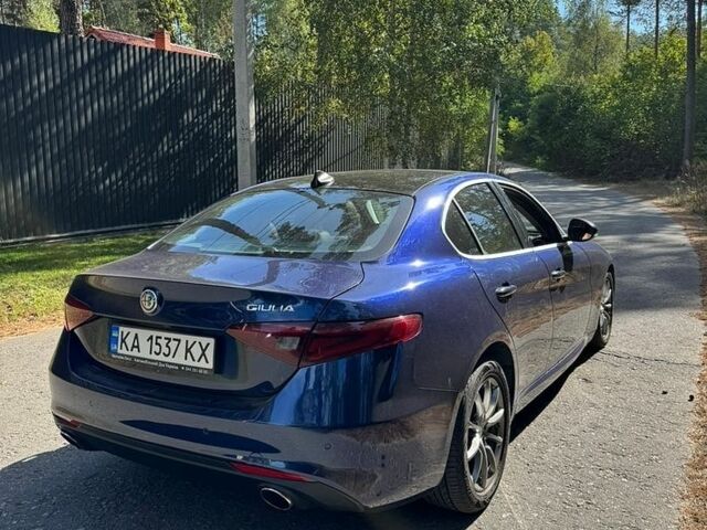 Синій Альфа Ромео Джулія, об'ємом двигуна 2 л та пробігом 83 тис. км за 14500 $, фото 2 на Automoto.ua