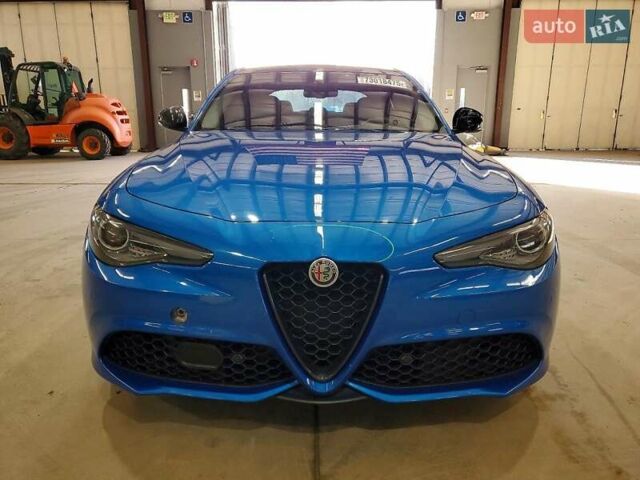 Синій Альфа Ромео Джулія, об'ємом двигуна 2 л та пробігом 61 тис. км за 5000 $, фото 4 на Automoto.ua