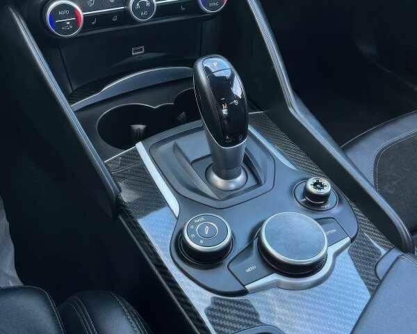 Синий Альфа Ромео Джулия, объемом двигателя 2.9 л и пробегом 78 тыс. км за 4500 $, фото 10 на Automoto.ua