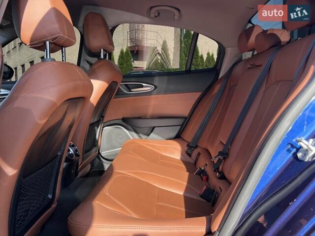 Синій Альфа Ромео Джулія, об'ємом двигуна 2 л та пробігом 186 тис. км за 16890 $, фото 37 на Automoto.ua