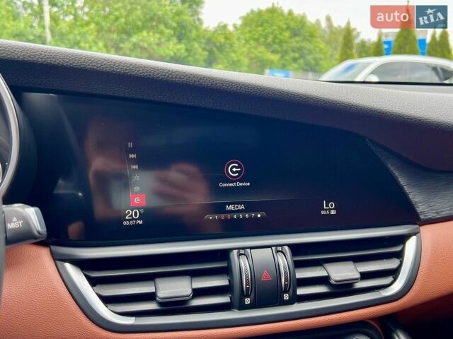 Синій Альфа Ромео Джулія, об'ємом двигуна 2 л та пробігом 78 тис. км за 18490 $, фото 36 на Automoto.ua