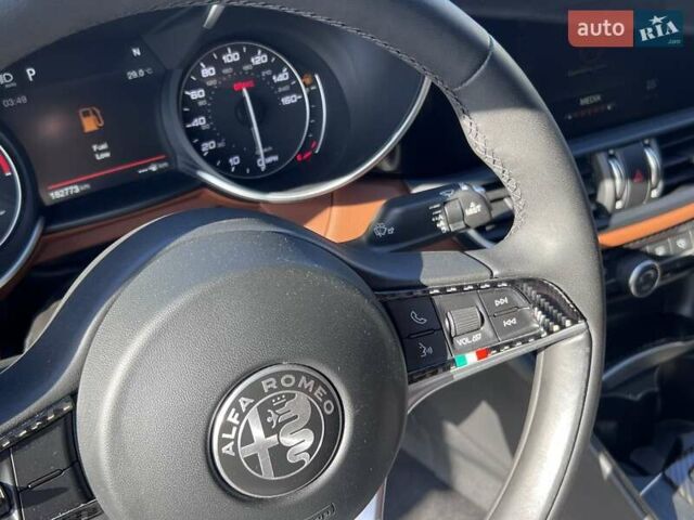 Синій Альфа Ромео Джулія, об'ємом двигуна 2 л та пробігом 186 тис. км за 16890 $, фото 19 на Automoto.ua