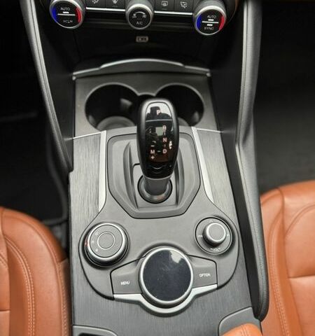 Синій Альфа Ромео Джулія, об'ємом двигуна 2 л та пробігом 79 тис. км за 17500 $, фото 15 на Automoto.ua