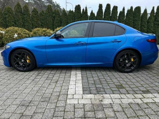 Синий Альфа Ромео Джулия, объемом двигателя 2 л и пробегом 65 тыс. км за 12300 $, фото 4 на Automoto.ua