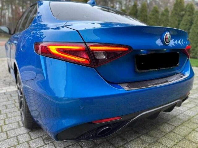 Синий Альфа Ромео Джулия, объемом двигателя 2 л и пробегом 65 тыс. км за 12300 $, фото 5 на Automoto.ua