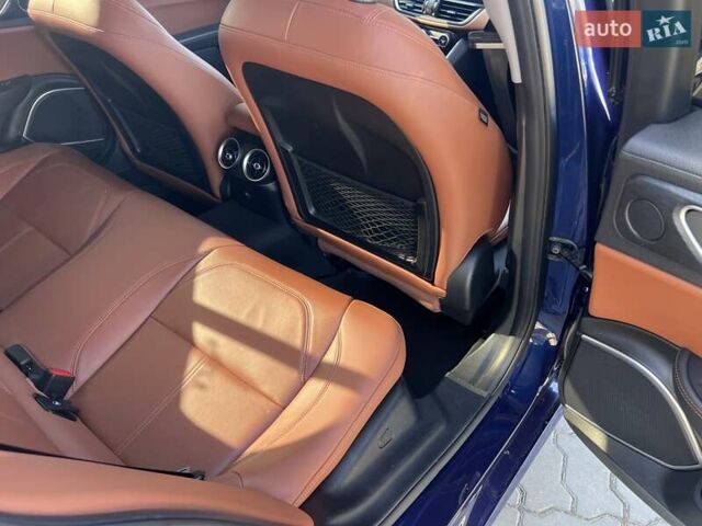 Синій Альфа Ромео Джулія, об'ємом двигуна 2 л та пробігом 186 тис. км за 16890 $, фото 34 на Automoto.ua