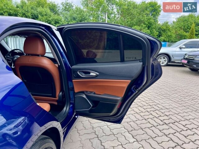 Синий Альфа Ромео Джулия, объемом двигателя 2 л и пробегом 78 тыс. км за 18490 $, фото 48 на Automoto.ua