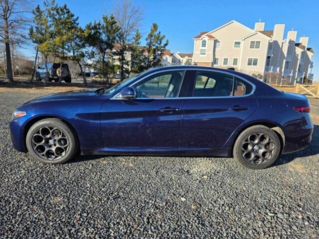 Синій Альфа Ромео Джулія, об'ємом двигуна 2 л та пробігом 33 тис. км за 5000 $, фото 4 на Automoto.ua