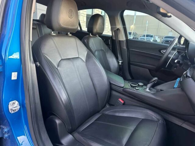 Синій Альфа Ромео Джулія, об'ємом двигуна 2 л та пробігом 34 тис. км за 5000 $, фото 7 на Automoto.ua