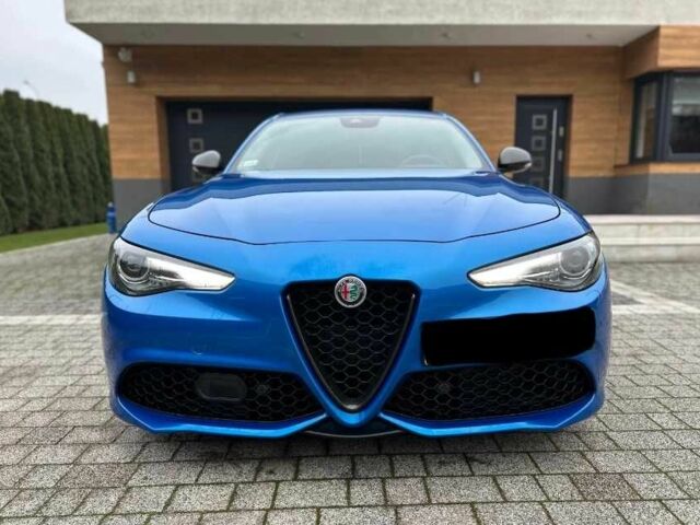 Синий Альфа Ромео Джулия, объемом двигателя 2 л и пробегом 65 тыс. км за 12300 $, фото 1 на Automoto.ua