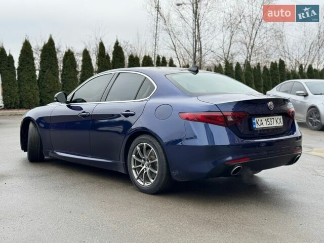 Синій Альфа Ромео Джулія, об'ємом двигуна 2 л та пробігом 79 тис. км за 17500 $, фото 6 на Automoto.ua