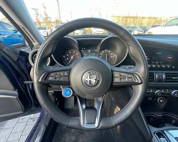 Синій Альфа Ромео Джулія, об'ємом двигуна 2 л та пробігом 32 тис. км за 23800 $, фото 18 на Automoto.ua