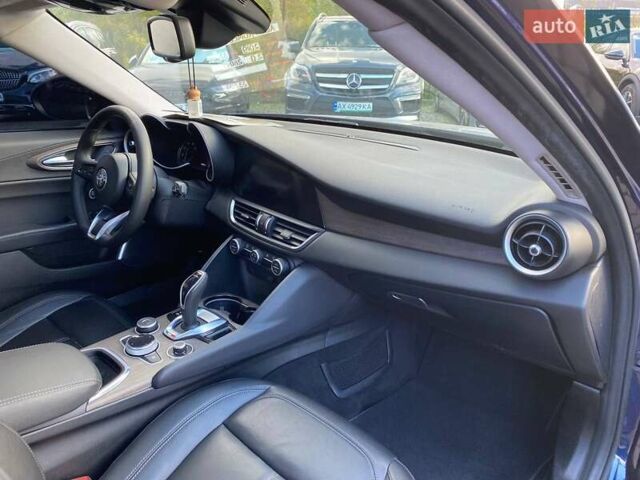 Альфа Ромео Джулия 2019 в Львове на Automoto.ua Синий Альфа Ромео Джулия, объемом двигателя 2 л и пробегом 32 тыс. км за 23800 $, фото 9 на Automoto.ua