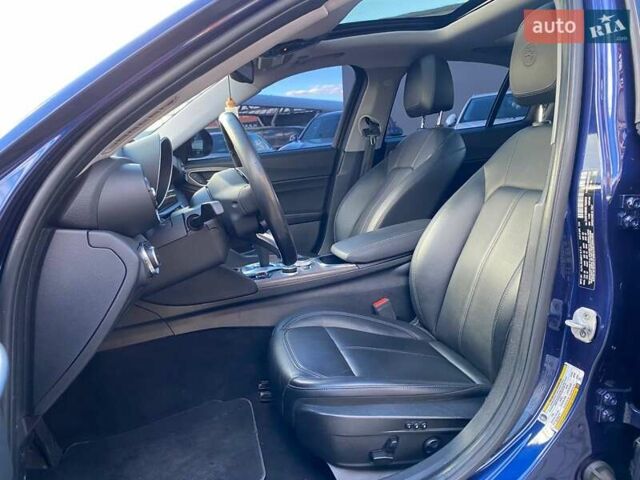 Альфа Ромео Джулия 2019 в Львове на Automoto.ua Синий Альфа Ромео Джулия, объемом двигателя 2 л и пробегом 32 тыс. км за 23800 $, фото 18 на Automoto.ua