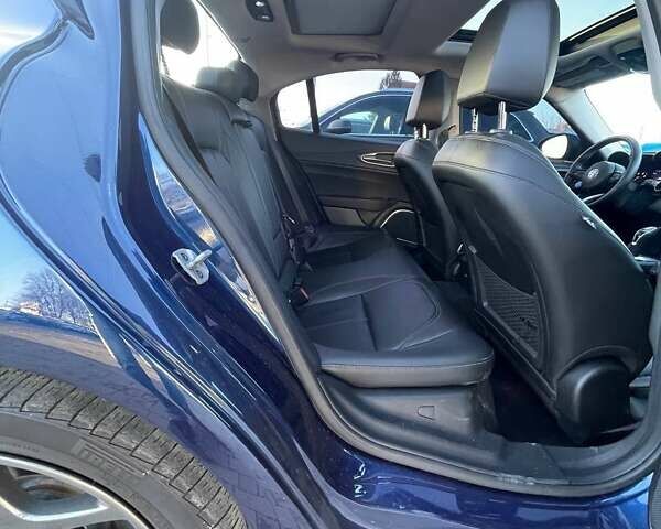 Синій Альфа Ромео Джулія, об'ємом двигуна 2 л та пробігом 32 тис. км за 23800 $, фото 29 на Automoto.ua