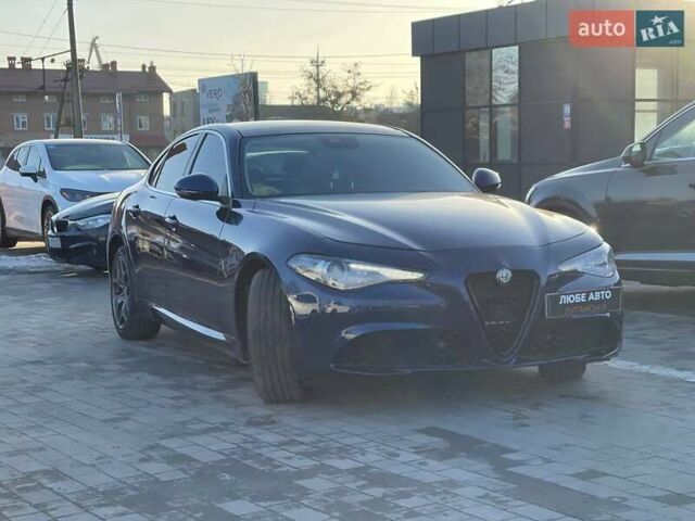 Синій Альфа Ромео Джулія, об'ємом двигуна 2 л та пробігом 32 тис. км за 23800 $, фото 2 на Automoto.ua
