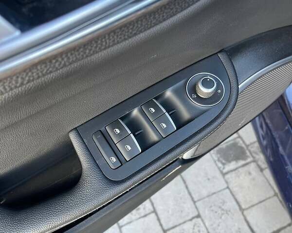 Синій Альфа Ромео Джулія, об'ємом двигуна 2 л та пробігом 32 тис. км за 23800 $, фото 16 на Automoto.ua