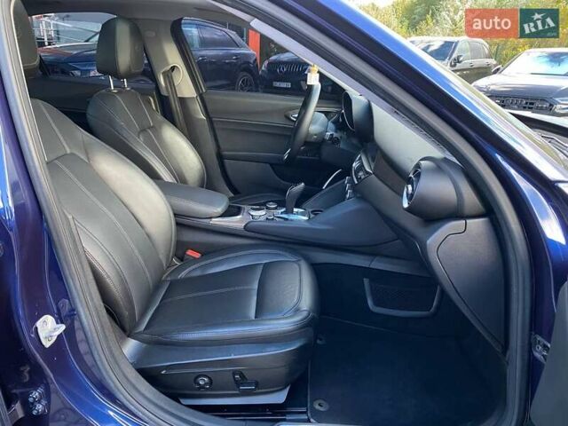 Альфа Ромео Джулия 2019 в Львове на Automoto.ua Синий Альфа Ромео Джулия, объемом двигателя 2 л и пробегом 32 тыс. км за 23800 $, фото 25 на Automoto.ua