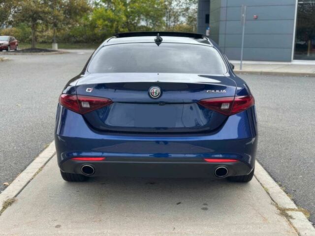 Синий Альфа Ромео Джулия, объемом двигателя 2 л и пробегом 34 тыс. км за 20100 $, фото 6 на Automoto.ua