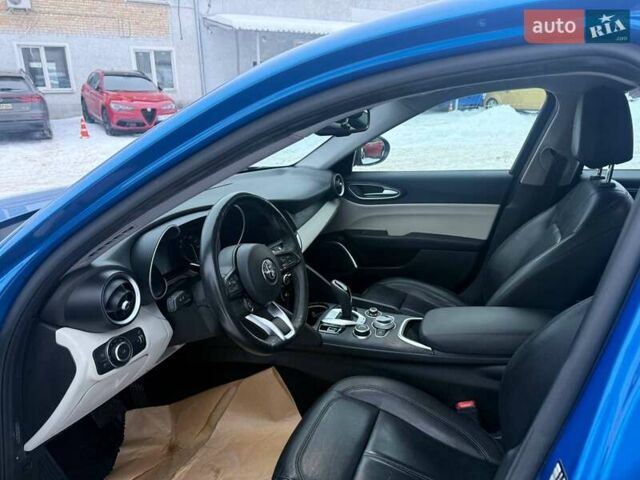 Синій Альфа Ромео Джулія, об'ємом двигуна 2 л та пробігом 109 тис. км за 18600 $, фото 10 на Automoto.ua