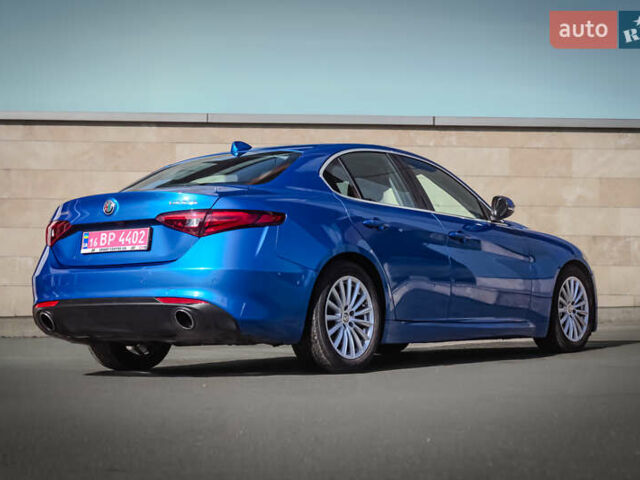 Синий Альфа Ромео Джулия, объемом двигателя 2 л и пробегом 109 тыс. км за 18300 $, фото 2 на Automoto.ua