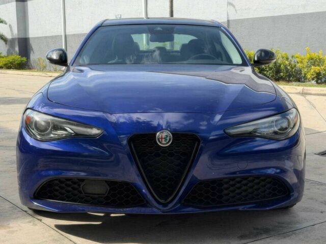 Синий Альфа Ромео Джулия, объемом двигателя 2 л и пробегом 43 тыс. км за 13000 $, фото 1 на Automoto.ua