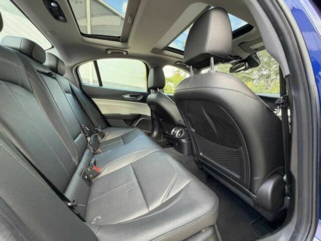 Синий Альфа Ромео Джулия, объемом двигателя 2 л и пробегом 43 тыс. км за 13000 $, фото 12 на Automoto.ua