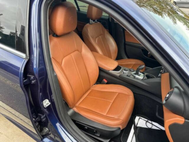 Синий Альфа Ромео Джулия, объемом двигателя 2 л и пробегом 34 тыс. км за 20100 $, фото 9 на Automoto.ua