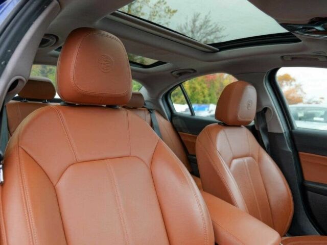 Синий Альфа Ромео Джулия, объемом двигателя 2 л и пробегом 42 тыс. км за 11200 $, фото 12 на Automoto.ua