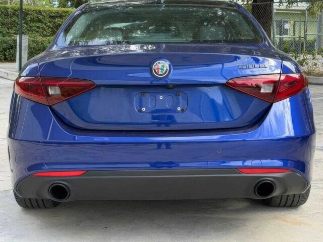 Синий Альфа Ромео Джулия, объемом двигателя 2 л и пробегом 43 тыс. км за 13000 $, фото 4 на Automoto.ua