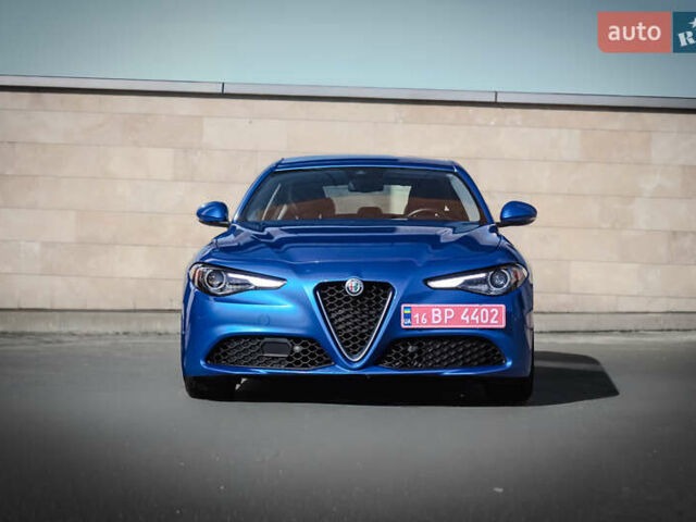 Синий Альфа Ромео Джулия, объемом двигателя 2 л и пробегом 109 тыс. км за 18300 $, фото 6 на Automoto.ua