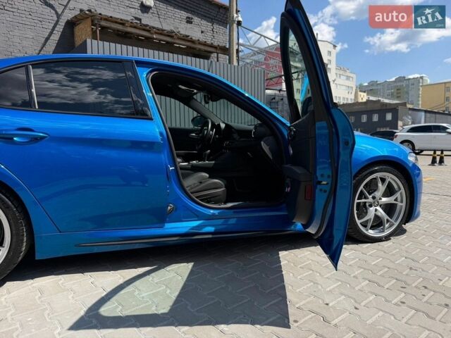 Синий Альфа Ромео Джулия, объемом двигателя 2.89 л и пробегом 23 тыс. км за 69000 $, фото 22 на Automoto.ua