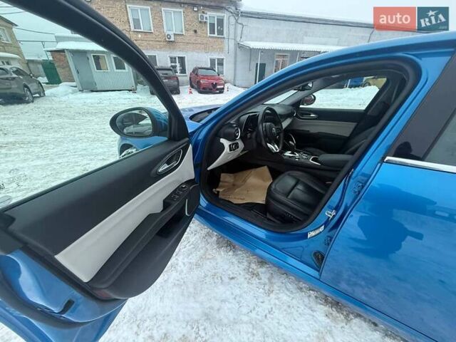 Синій Альфа Ромео Джулія, об'ємом двигуна 2 л та пробігом 109 тис. км за 18600 $, фото 13 на Automoto.ua