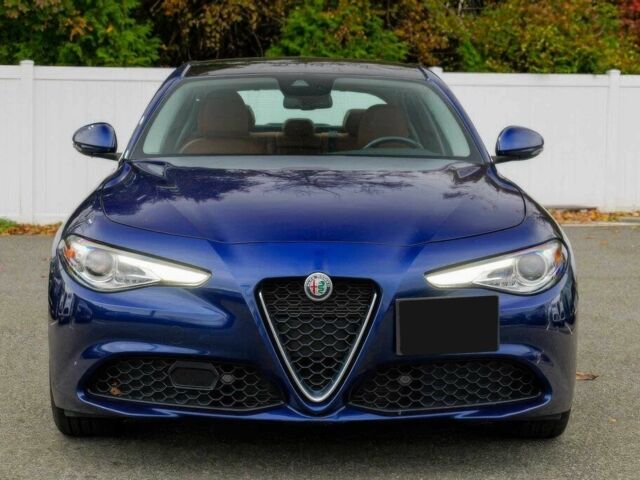 Синий Альфа Ромео Джулия, объемом двигателя 2 л и пробегом 42 тыс. км за 11200 $, фото 1 на Automoto.ua