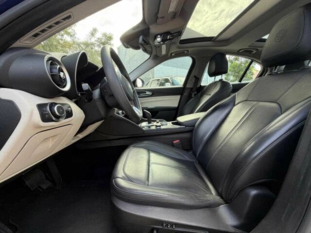 Синий Альфа Ромео Джулия, объемом двигателя 2 л и пробегом 43 тыс. км за 13000 $, фото 6 на Automoto.ua